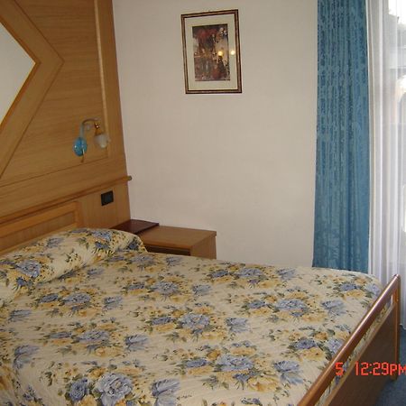 Hotel Stella Alpina Моена Екстериор снимка