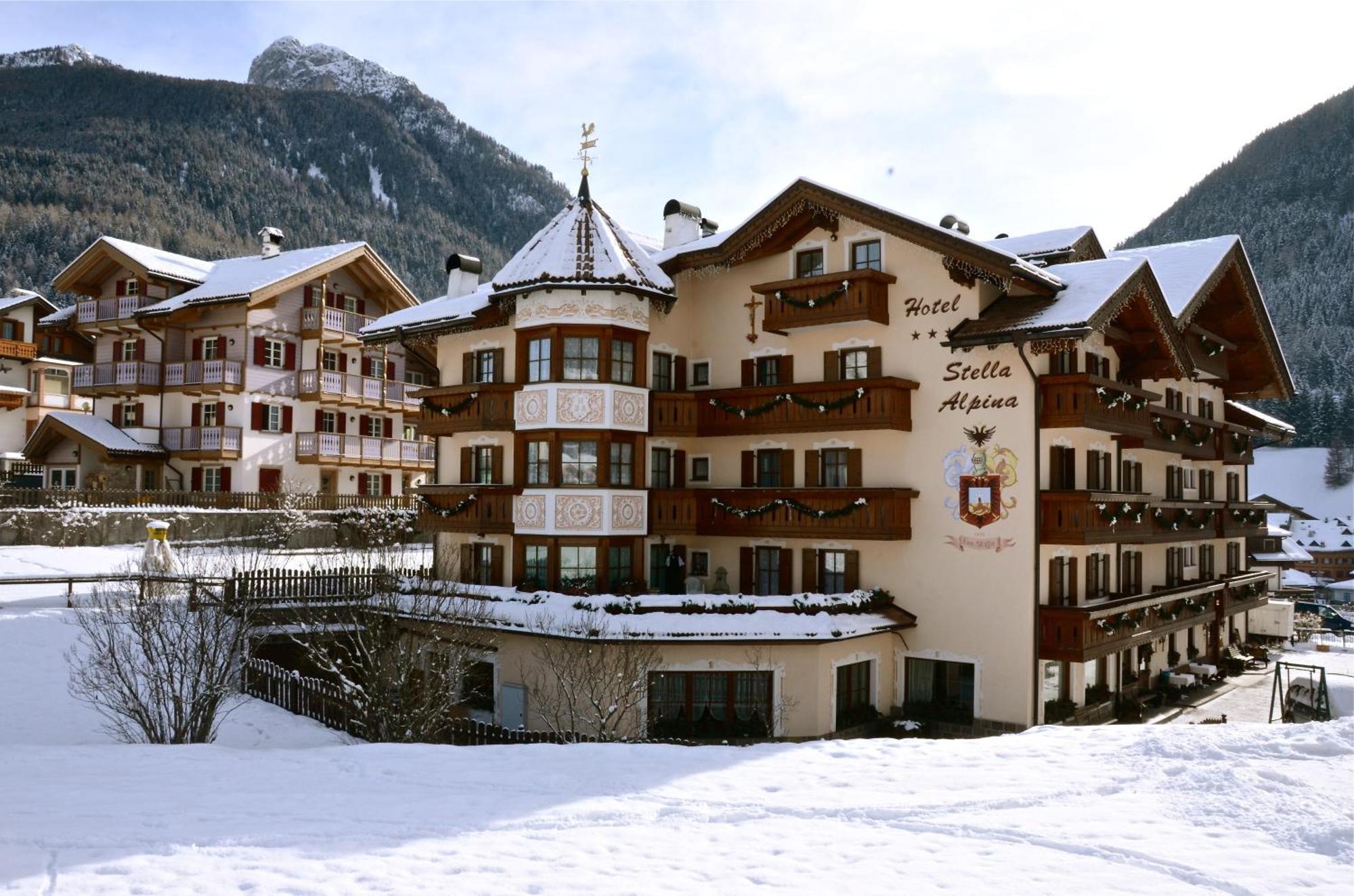 Hotel Stella Alpina Моена Екстериор снимка