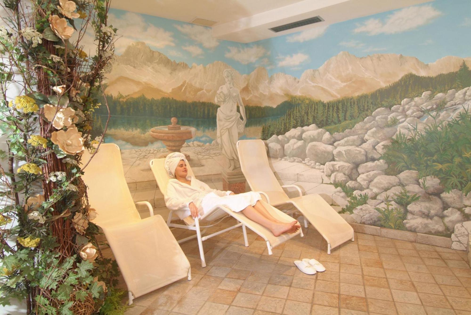 Hotel Stella Alpina Моена Екстериор снимка